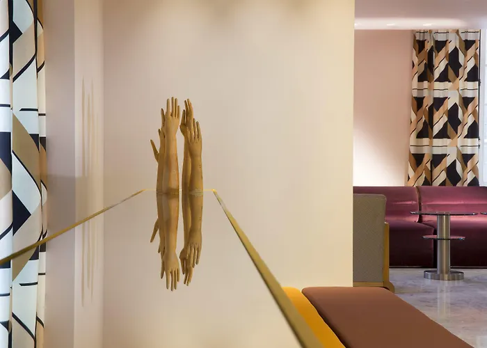 Отель Saint-marc 4*